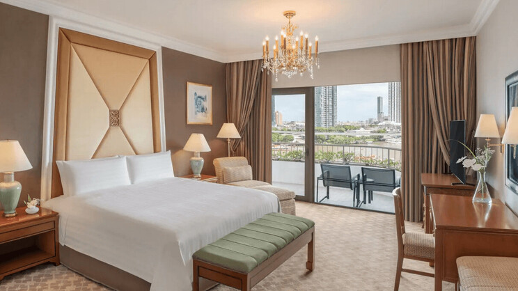 Krungthep Deluxe Balcony